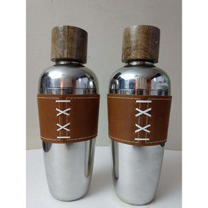 Stainless steel  shaker features faux leather - Set of 2